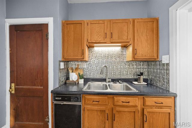 409 N 6th Street, Wood River, IL 62095