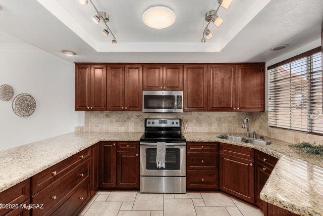 7887 S Castle Bay Street, Tucson, AZ 85747