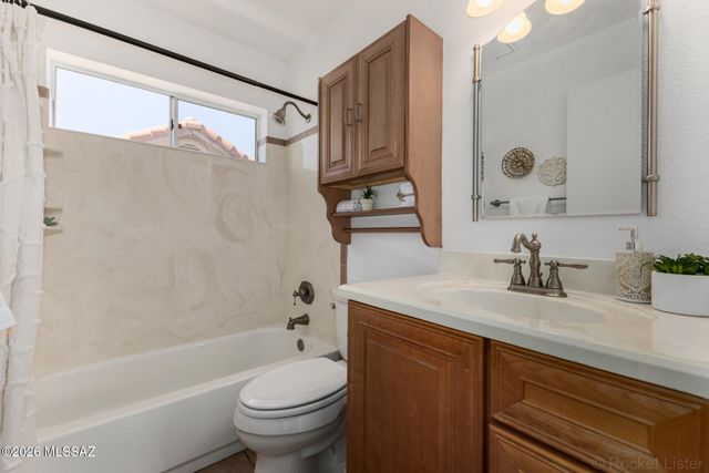 7887 S Castle Bay Street, Tucson, AZ 85747