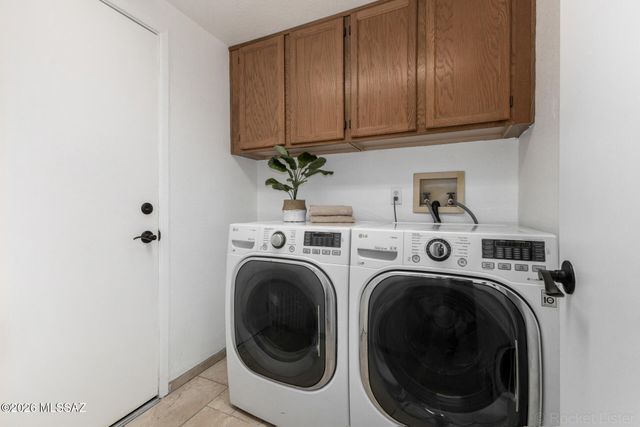 7887 S Castle Bay Street, Tucson, AZ 85747