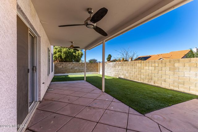7887 S Castle Bay Street, Tucson, AZ 85747