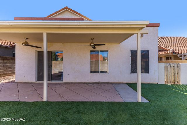 7887 S Castle Bay Street, Tucson, AZ 85747