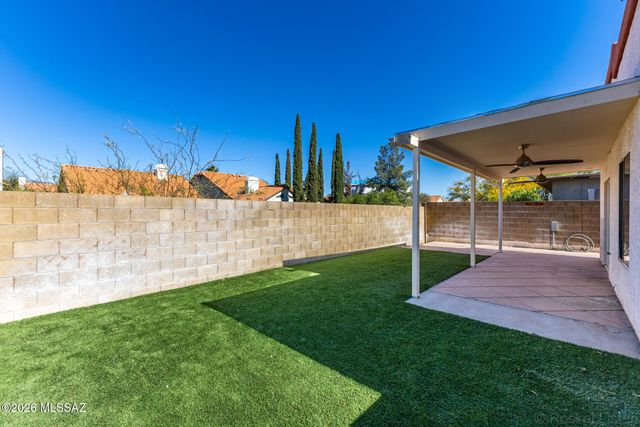 7887 S Castle Bay Street, Tucson, AZ 85747