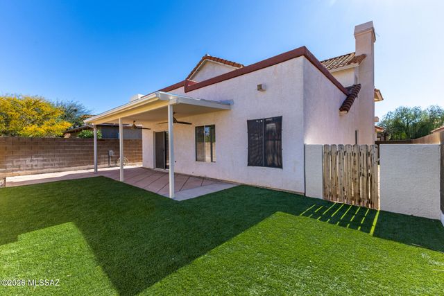 7887 S Castle Bay Street, Tucson, AZ 85747