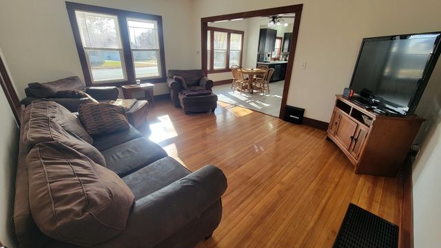 143 S State Street, Franklin Grove, IL 61031