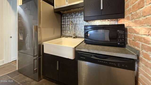 285.5 Hudson Avenue, Albany, NY 12210