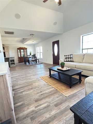 3308 N County Road 810, Alvarado, TX 76009