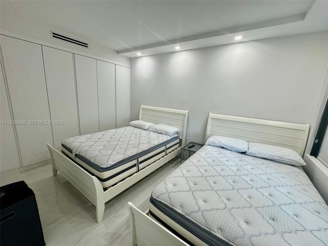 9801 Collins Ave 5U, Bal Harbour, FL 33154