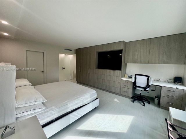 9801 Collins Ave 5U, Bal Harbour, FL 33154