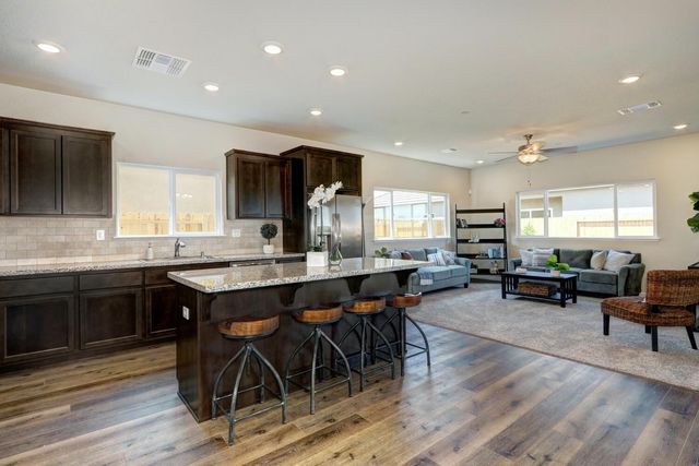 1071 Hogan Rd, Galt, CA 95632