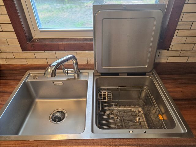 554 Blythe Island Drive, Brunswick, GA 31523