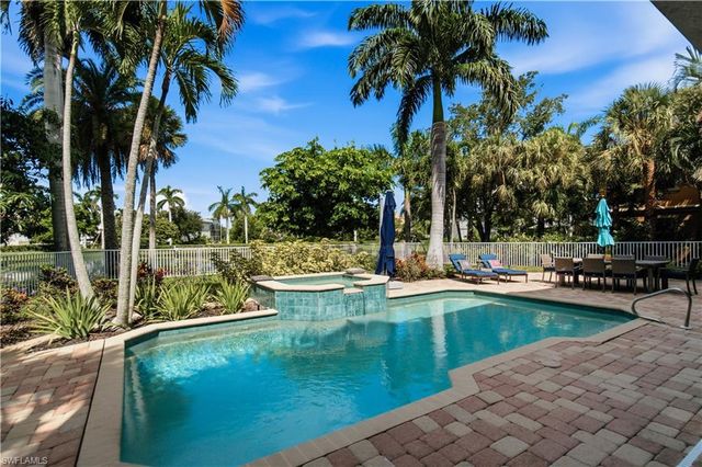 207 San Mateo DR, Bonita Springs, FL 34134
