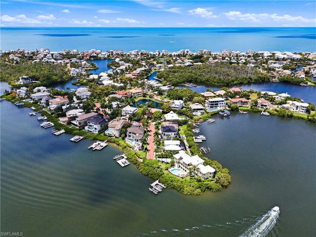 207 San Mateo DR, Bonita Springs, FL 34134