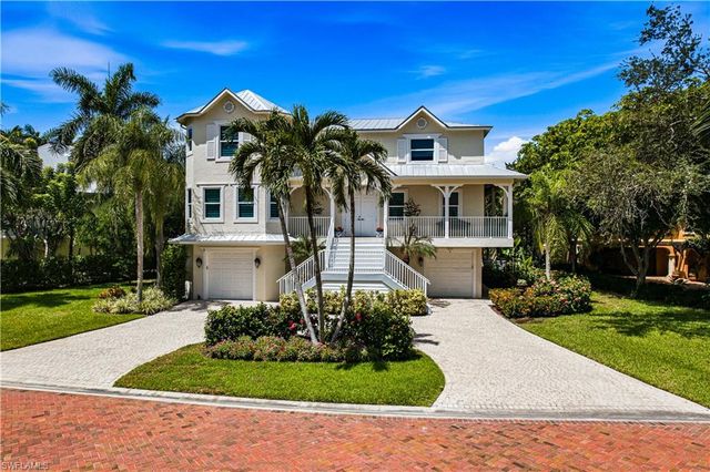 207 San Mateo DR, Bonita Springs, FL 34134