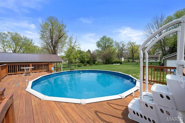 2794 Sedan Drive, St Louis, MO 63125