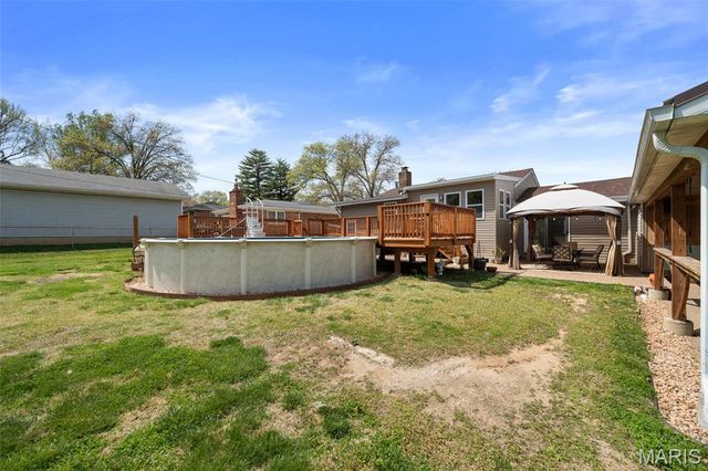 2794 Sedan Drive, St Louis, MO 63125