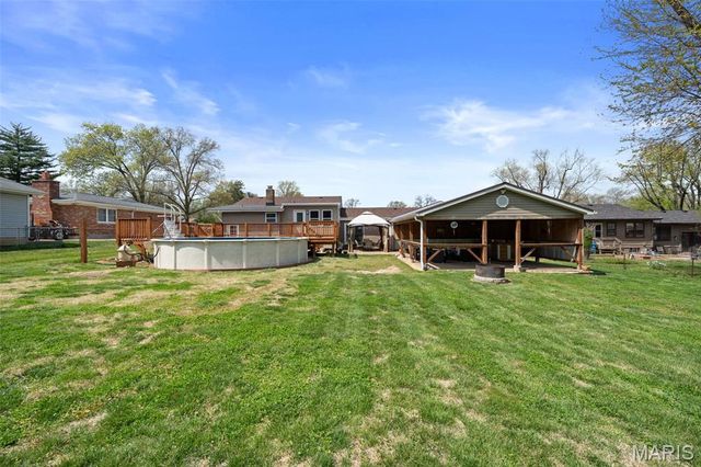 2794 Sedan Drive, St Louis, MO 63125