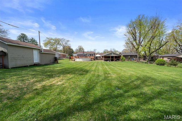 2794 Sedan Drive, St Louis, MO 63125