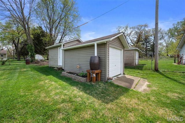 2794 Sedan Drive, St Louis, MO 63125