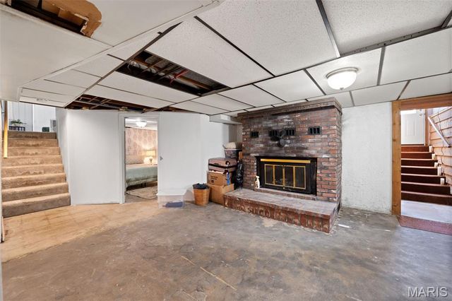 2794 Sedan Drive, St Louis, MO 63125