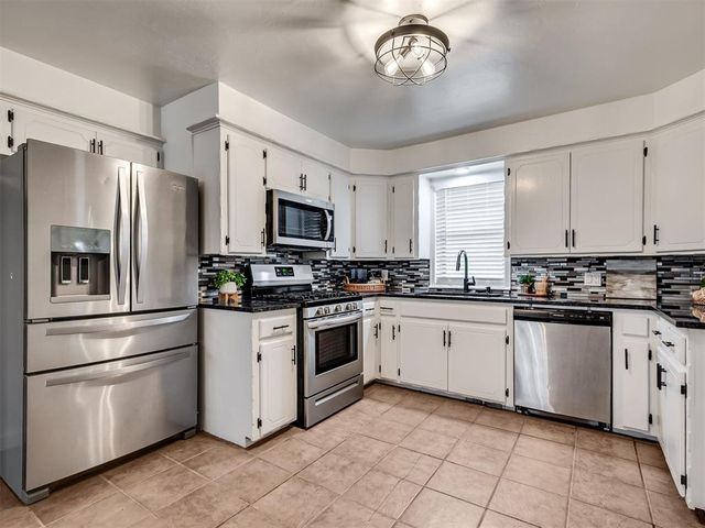 221 SW 6th Street, Blanchard, OK 73010