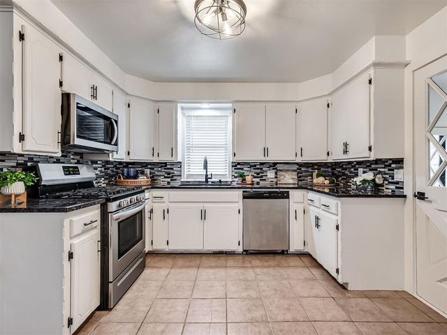 221 SW 6th Street, Blanchard, OK 73010