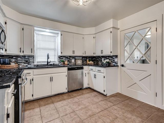 221 SW 6th Street, Blanchard, OK 73010