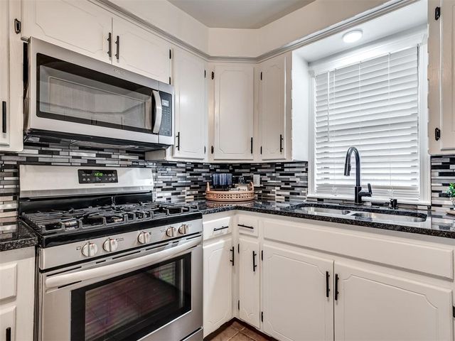 221 SW 6th Street, Blanchard, OK 73010