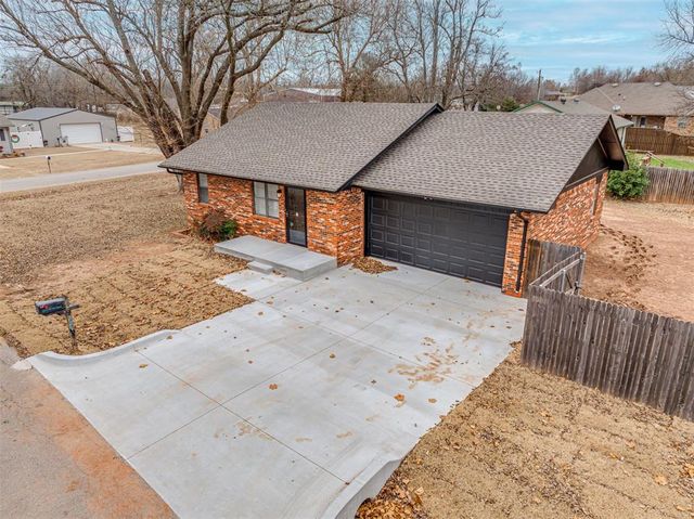 221 SW 6th Street, Blanchard, OK 73010