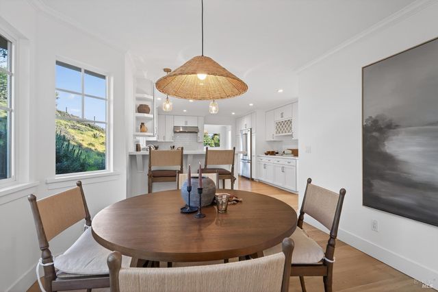 20 Archibald Ln, Novato, CA 94945