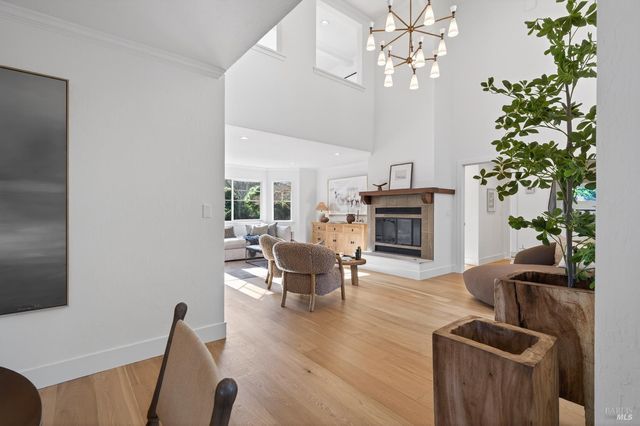 20 Archibald Ln, Novato, CA 94945