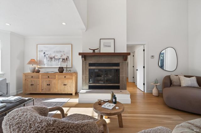 20 Archibald Ln, Novato, CA 94945