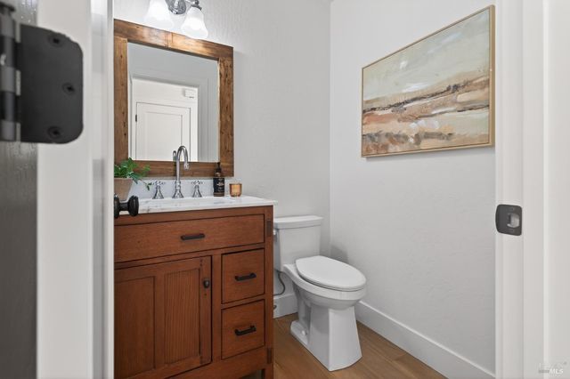 20 Archibald Ln, Novato, CA 94945