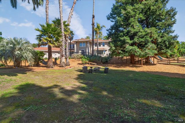 20 Archibald Ln, Novato, CA 94945