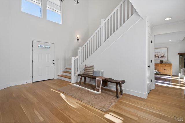 20 Archibald Ln, Novato, CA 94945