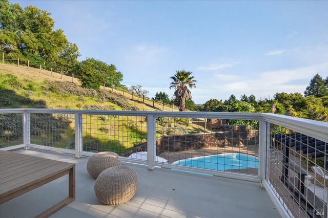 20 Archibald Ln, Novato, CA 94945