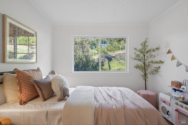 20 Archibald Ln, Novato, CA 94945