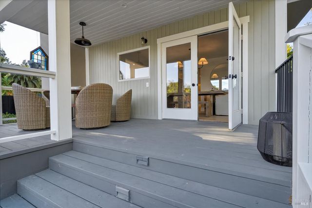 20 Archibald Ln, Novato, CA 94945