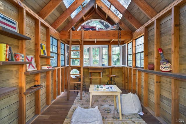 20 Archibald Ln, Novato, CA 94945