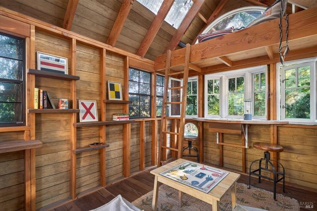 20 Archibald Ln, Novato, CA 94945