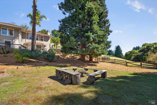 20 Archibald Ln, Novato, CA 94945