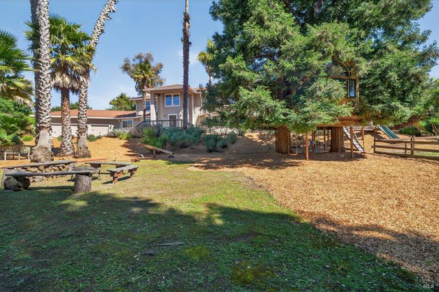 20 Archibald Ln, Novato, CA 94945