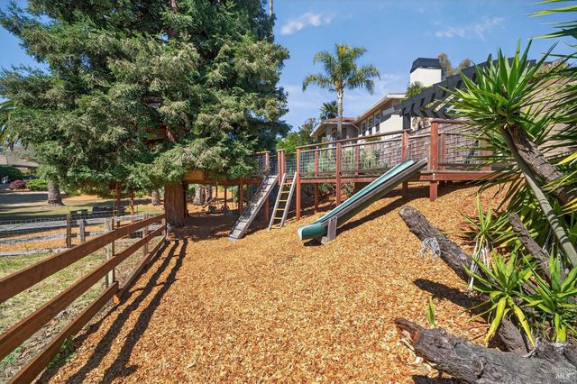 20 Archibald Ln, Novato, CA 94945