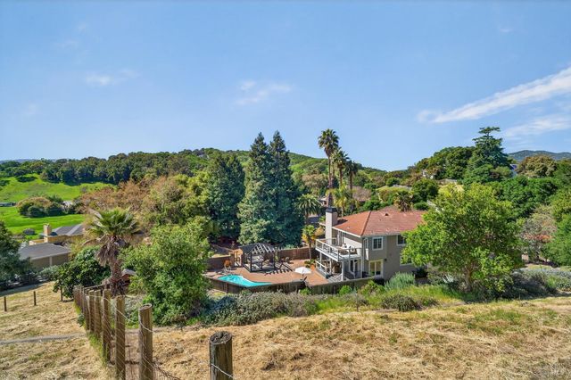 20 Archibald Ln, Novato, CA 94945