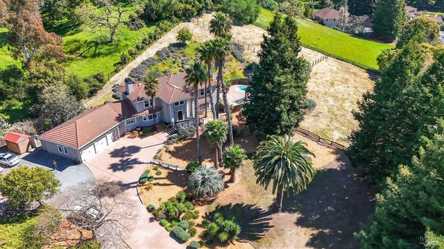 20 Archibald Ln, Novato, CA 94945