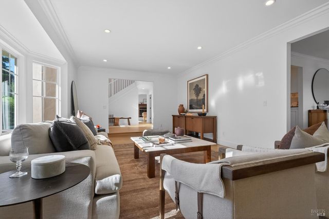 20 Archibald Ln, Novato, CA 94945