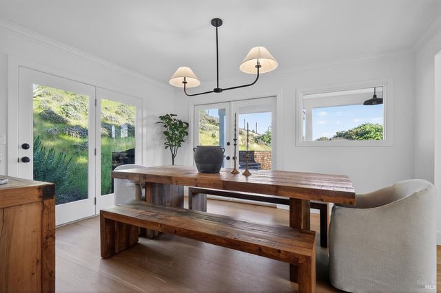 20 Archibald Ln, Novato, CA 94945