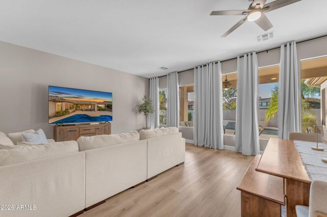 840 W CHERRYWOOD Drive, Chandler, AZ 85248