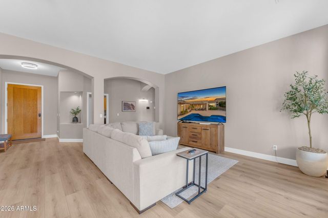 840 W CHERRYWOOD Drive, Chandler, AZ 85248