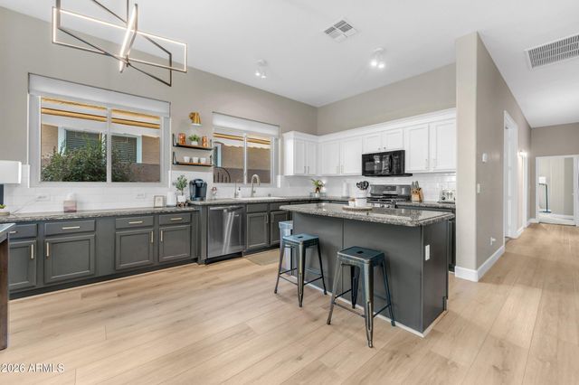 840 W CHERRYWOOD Drive, Chandler, AZ 85248